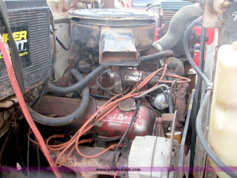 image for item 8777 1974 International Loadstar 1600 single axle semi truck