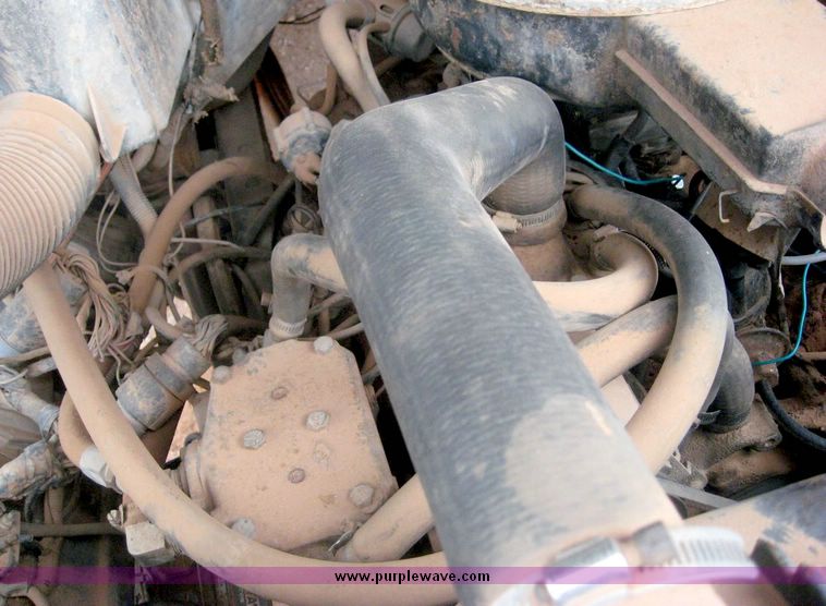 image for item 8778 1980 Ford F700 truck with auger bin