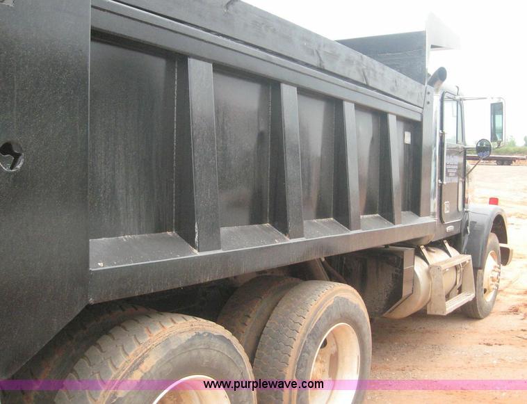 image for item 8779 1991 Freightliner