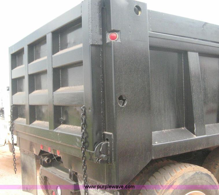 image for item 8779 1991 Freightliner