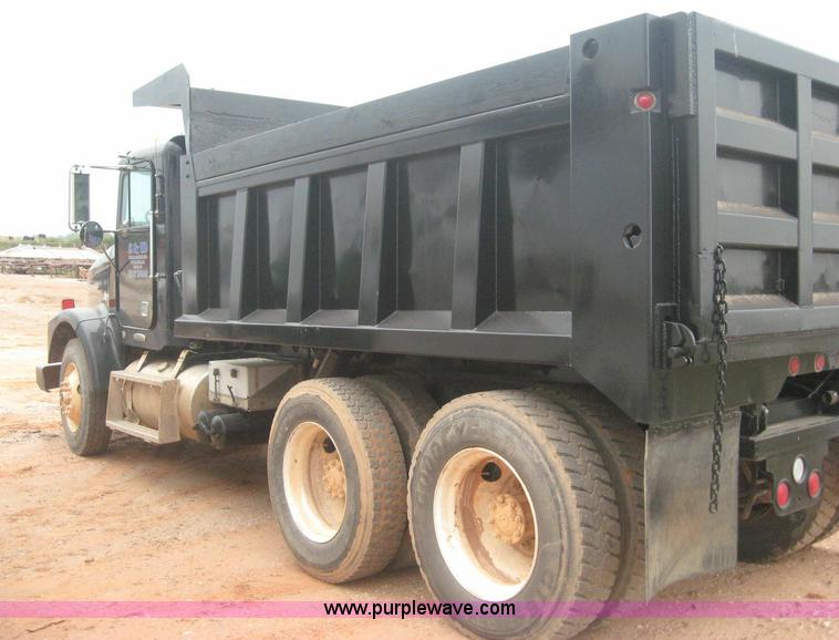 image for item 8779 1991 Freightliner