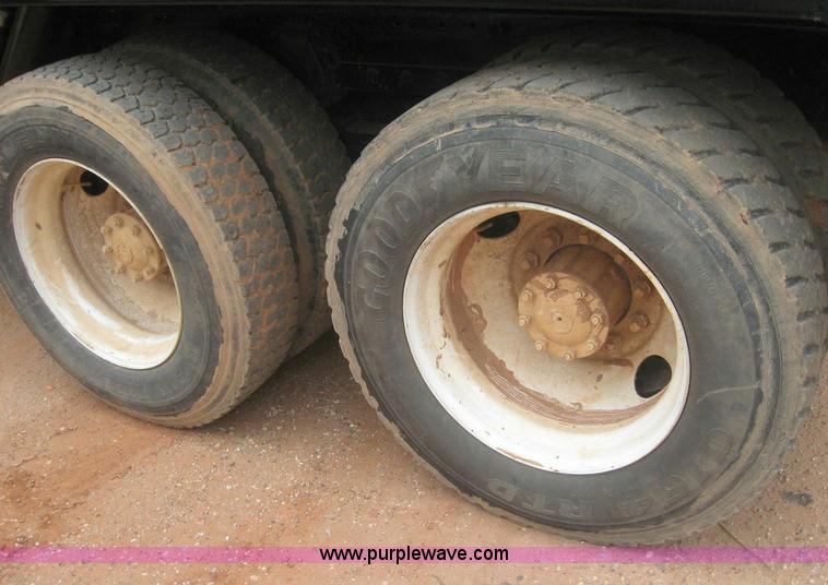 image for item 8779 1991 Freightliner