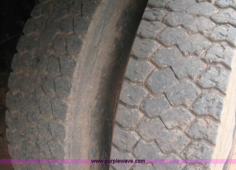 image for item 8779 1991 Freightliner