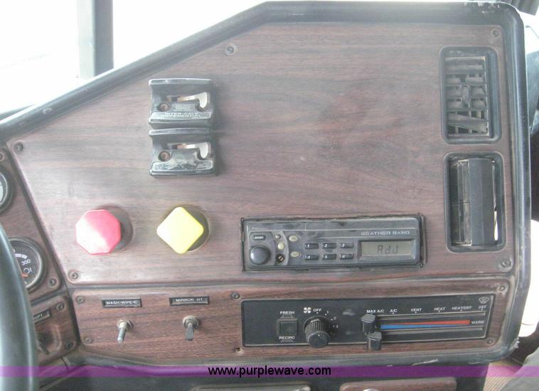 image for item 8779 1991 Freightliner