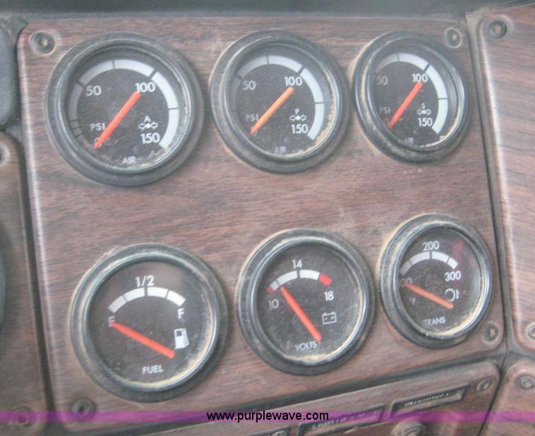 image for item 8779 1991 Freightliner