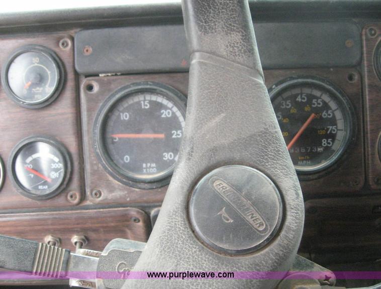 image for item 8779 1991 Freightliner