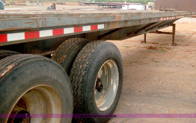 image for item 8964 1980 Hobbs 42' flat bed trailer