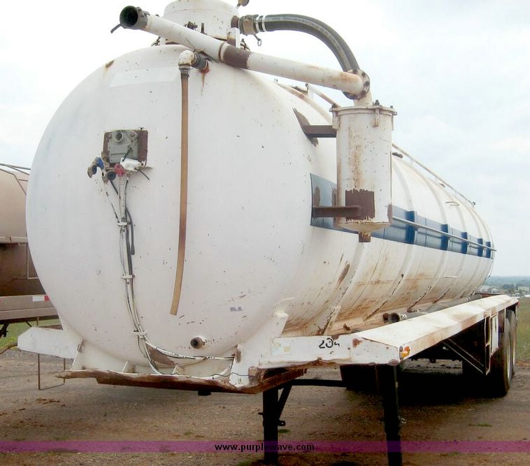 image for item 8965 1991 FWF water tank