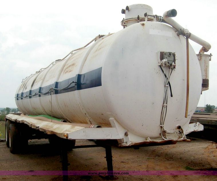image for item 8965 1991 FWF water tank