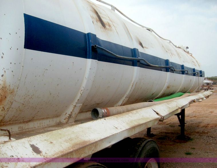 image for item 8965 1991 FWF water tank