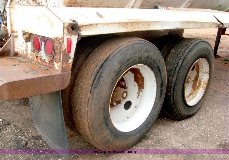 image for item 8965 1991 FWF water tank