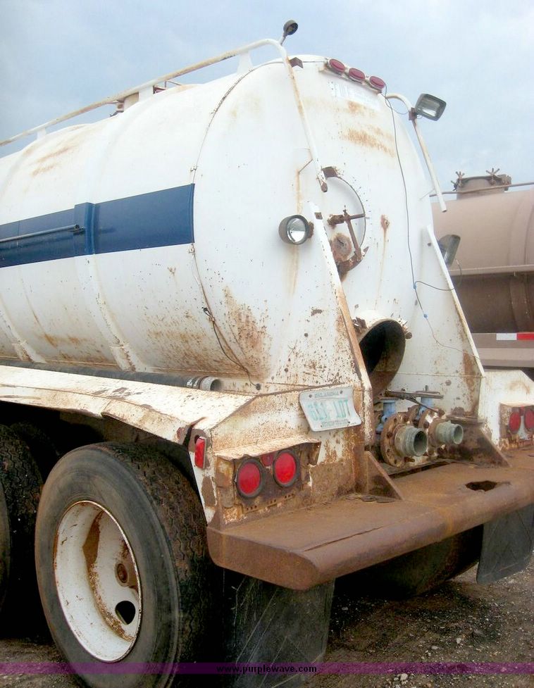 image for item 8965 1991 FWF water tank