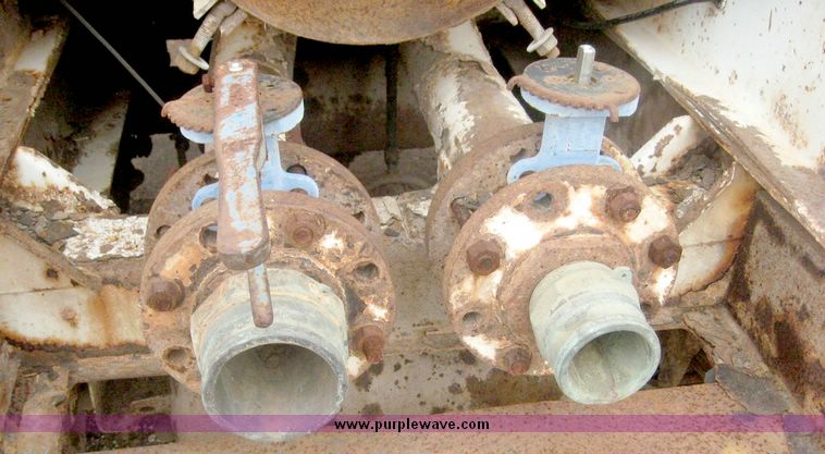 image for item 8965 1991 FWF water tank