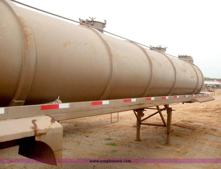 image for item 8966 1980 Tiger Tank water trailer