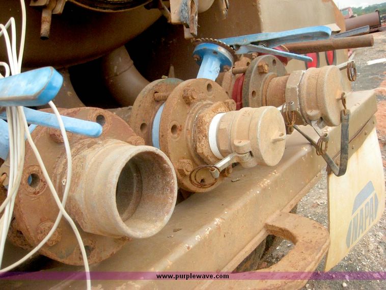 image for item 8966 1980 Tiger Tank water trailer