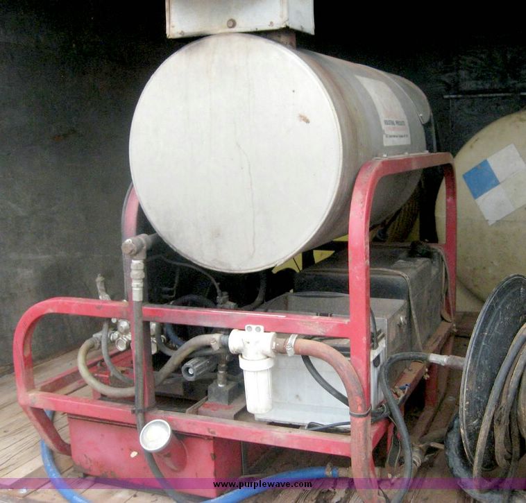 image for item 8967 1993 Ford Box truck