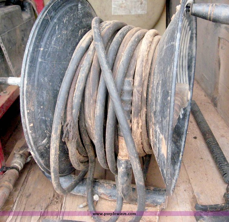 image for item 8967 1993 Ford Box truck