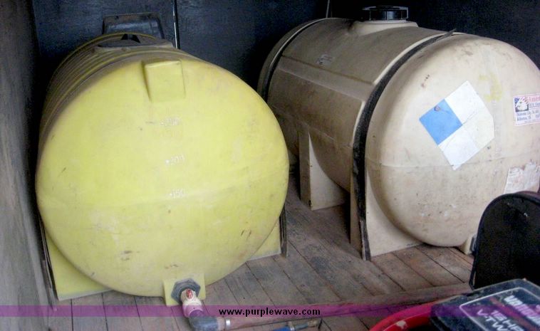 image for item 8967 1993 Ford Box truck