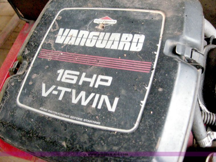 image for item 8967 1993 Ford Box truck