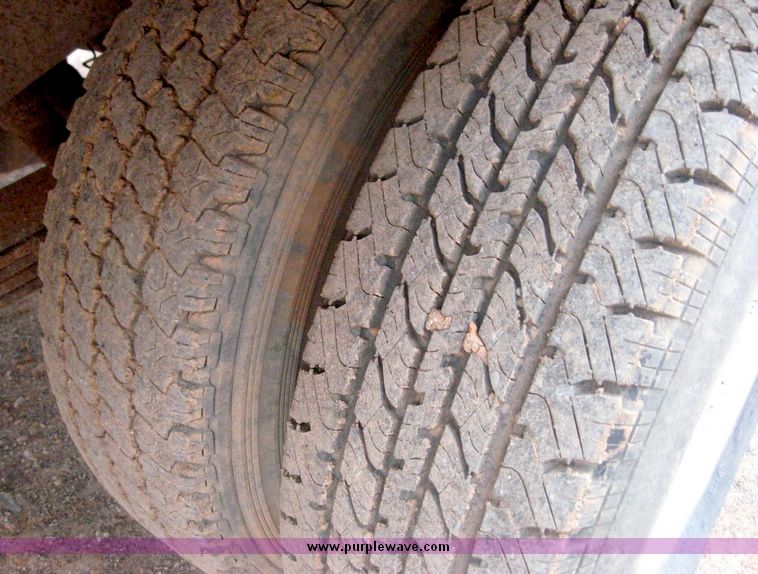 image for item 8967 1993 Ford Box truck