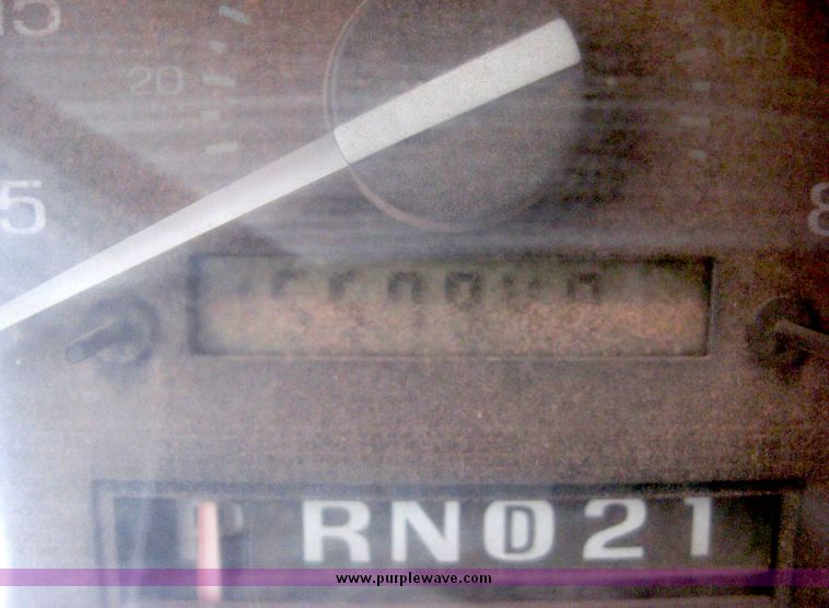 image for item 8967 1993 Ford Box truck