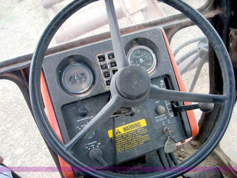 image for item 8972 Allis Chalmers 7060 tractor