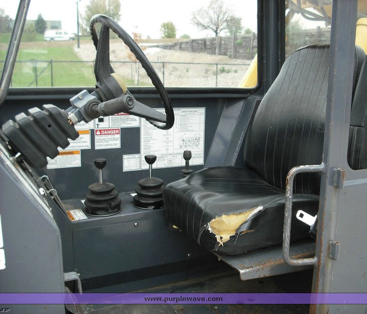 image for item 9999 2004 Gehl RS5 telehandler