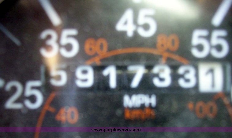 image for item 7602 2005 Peterbilt Conventional 379 semi truck