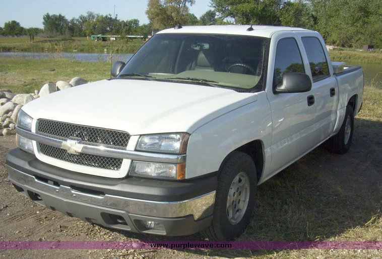 image for item 7604 2004 Chevrolet C1500 Silverado pickup truck