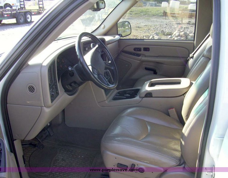 image for item 7604 2004 Chevrolet C1500 Silverado pickup truck