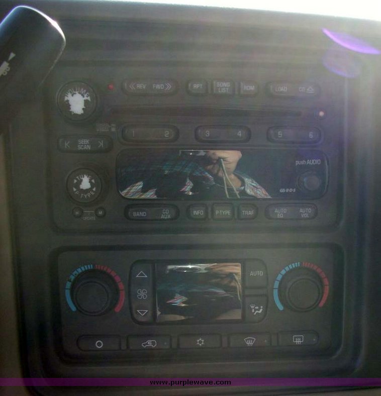 image for item 7604 2004 Chevrolet C1500 Silverado pickup truck