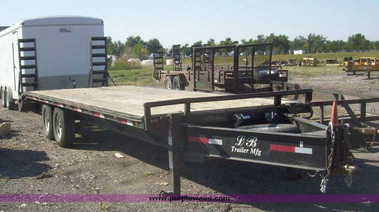 image for item 7610 2005 Deck 30' tandem axle trailer