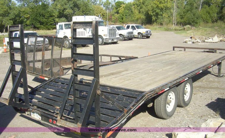 image for item 7610 2005 Deck 30' tandem axle trailer