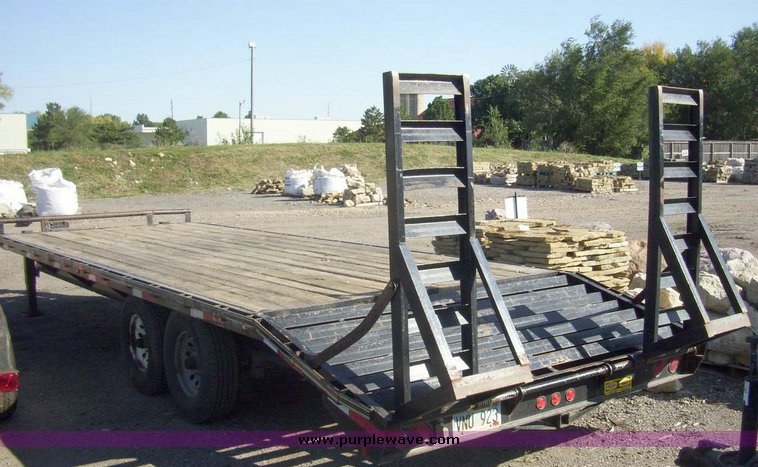 image for item 7610 2005 Deck 30' tandem axle trailer