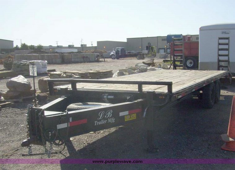 image for item 7610 2005 Deck 30' tandem axle trailer
