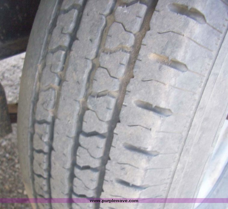 image for item 7610 2005 Deck 30' tandem axle trailer