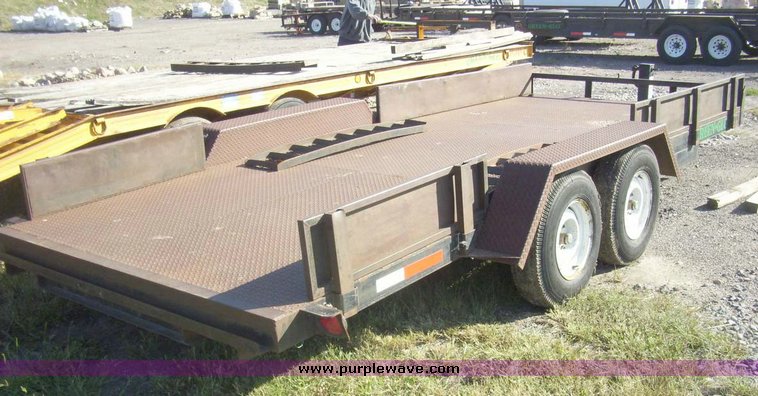 image for item 7611 1993 Gold 22' tandem axle trailer