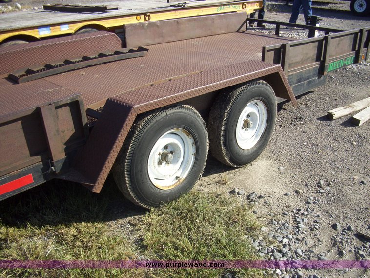 image for item 7611 1993 Gold 22' tandem axle trailer