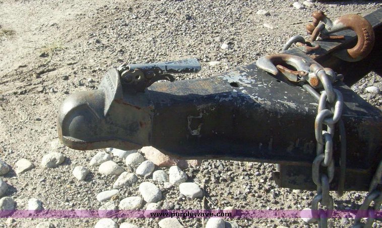 image for item 7611 1993 Gold 22' tandem axle trailer