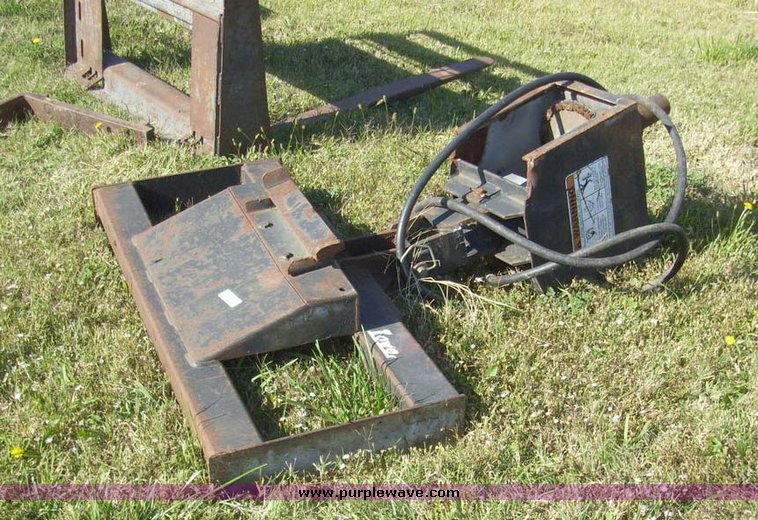 image for item 7628 Lowe hydraulic auger skid steer attachment