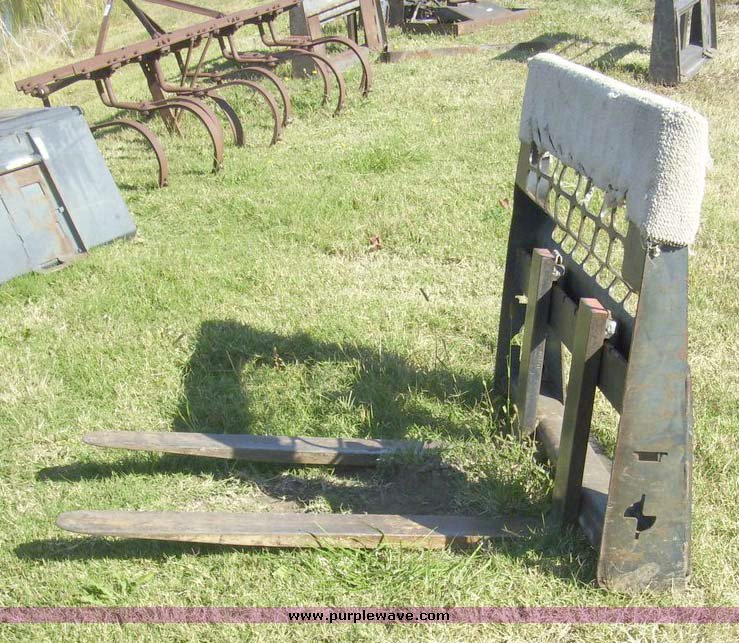 image for item 7633 Skid steer pallet fork attachment