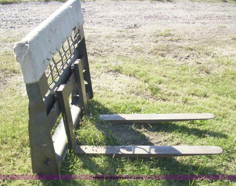 image for item 7633 Skid steer pallet fork attachment