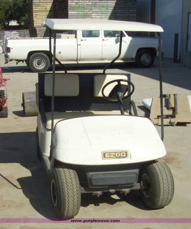 image for item 7660 EZ-Go electric golf cart