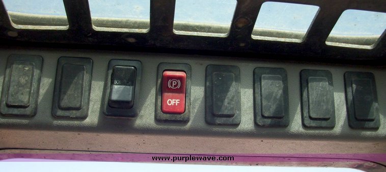 image for item 7661 2005 Bobcat T-250 skid steer