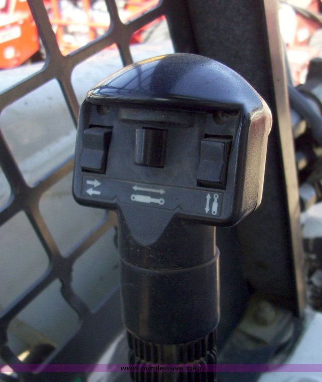 image for item 7661 2005 Bobcat T-250 skid steer