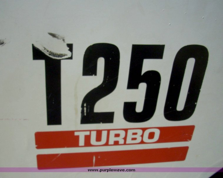 image for item 7661 2005 Bobcat T-250 skid steer