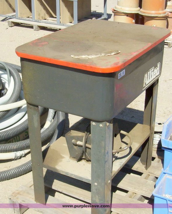 Allied parts washer in Wichita, KS Item 7666 sold Purple Wave