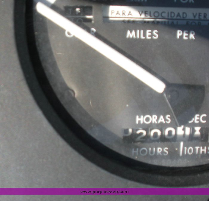 image for item 1500 1968 John Deere 3020 tractor with KD loader attachment