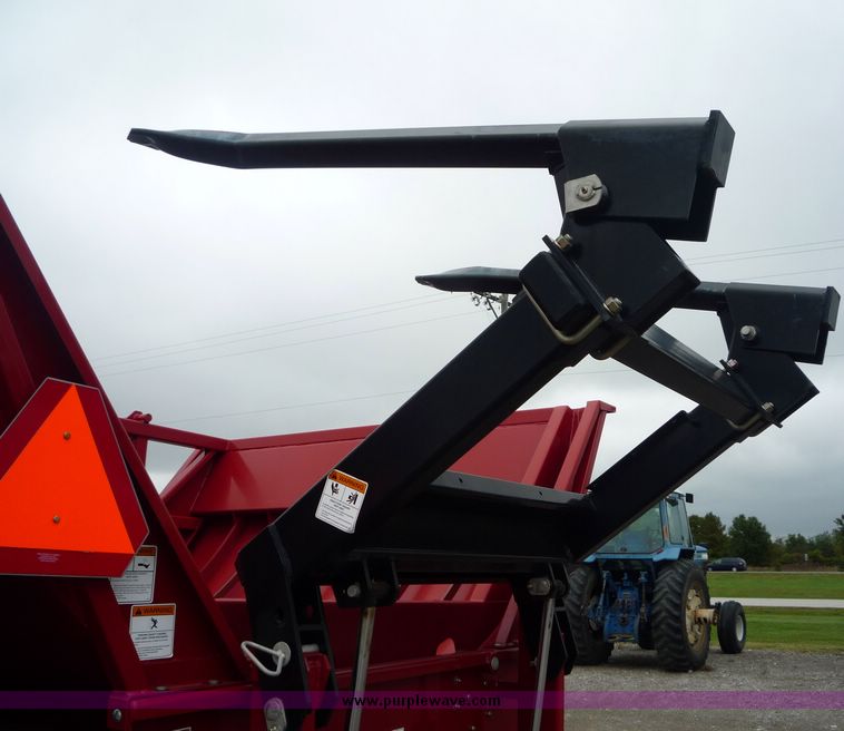 image for item 2062 2006 Jiffy 920 bale processor