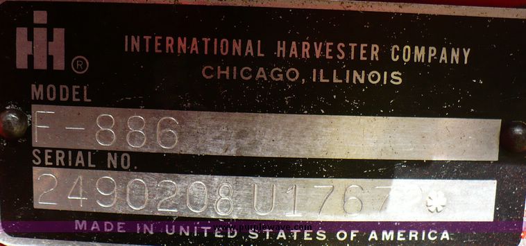 image for item 3734 1981 International 886 tractor